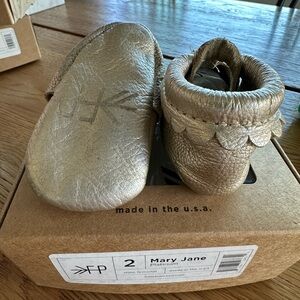 Freshly Picked Platinum Mary Jane Baby Shoes 2